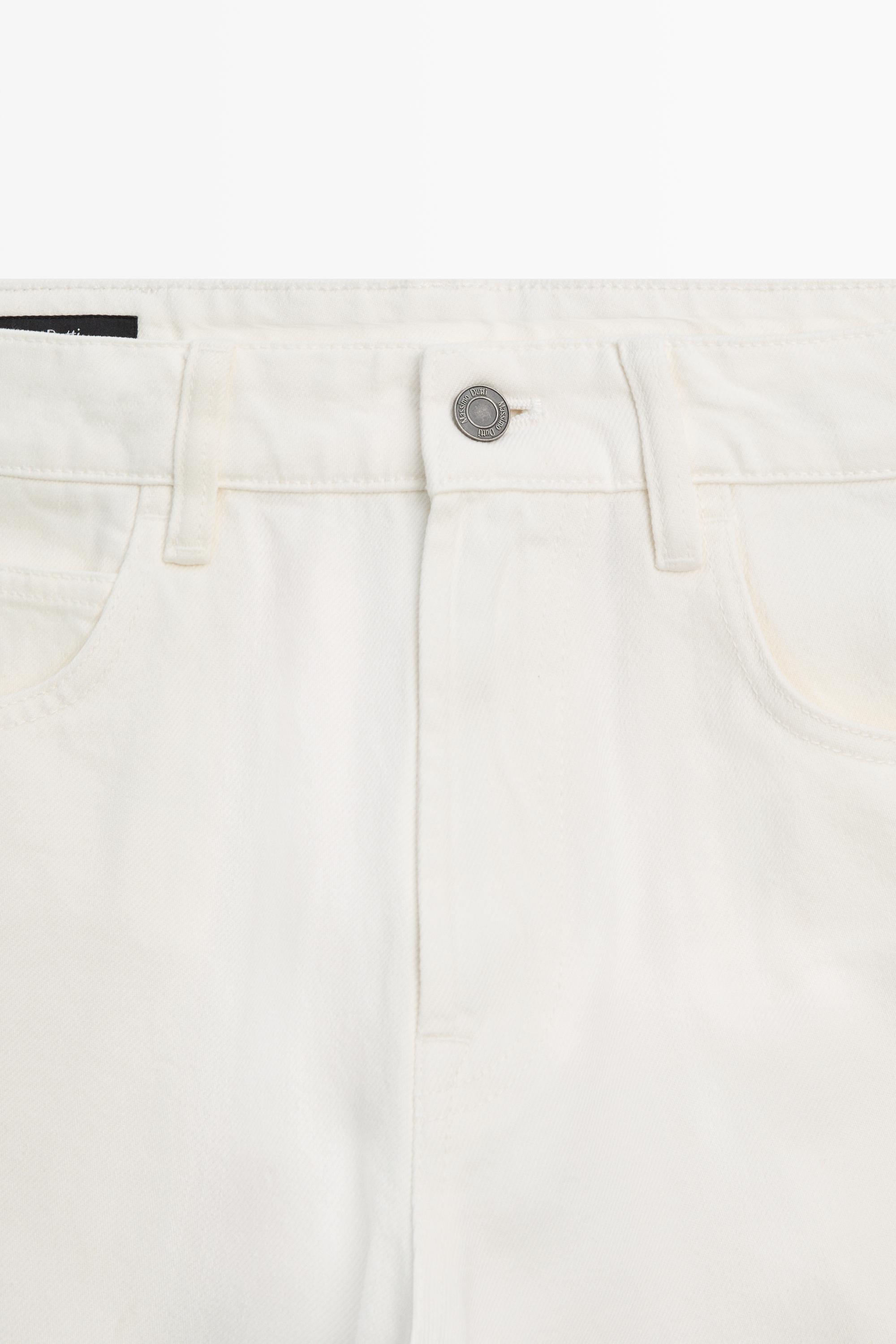 Tapered Fit Jeans